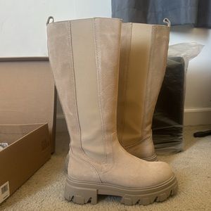 Steve Madden Esma Boot